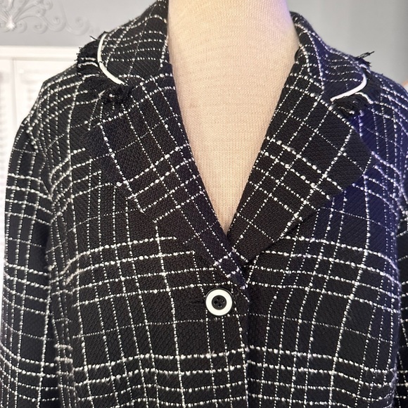 Megan Lee Blazer - Picture 6 of 7